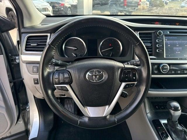 used 2019 Toyota Highlander car, priced at $27,710