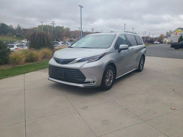 used 2022 Toyota Sienna car, priced at $37,116