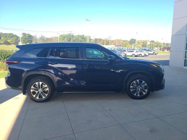used 2024 Toyota Highlander car, priced at $34,334