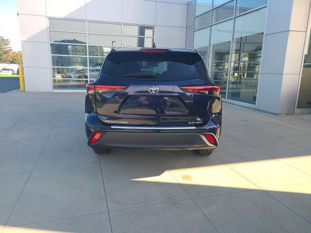 used 2024 Toyota Highlander car, priced at $34,334