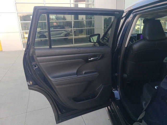 used 2024 Toyota Highlander car, priced at $34,334