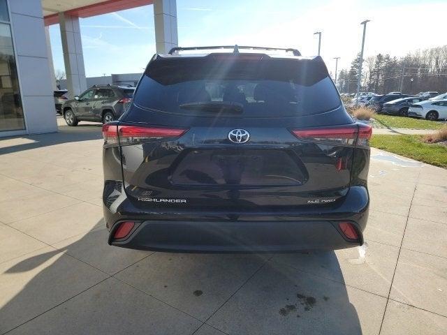 used 2022 Toyota Highlander car, priced at $34,929