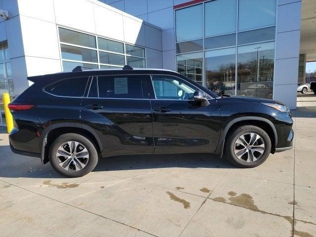 used 2022 Toyota Highlander car, priced at $34,929