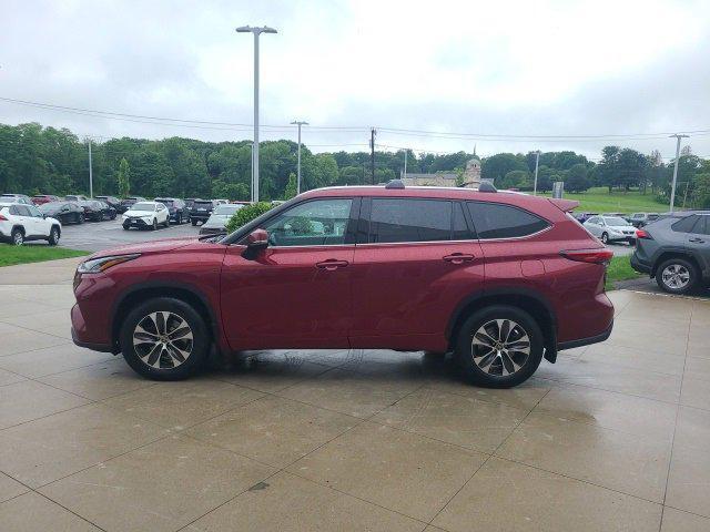 used 2021 Toyota Highlander car, priced at $30,997