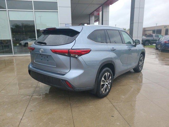 used 2021 Toyota Highlander car, priced at $33,997