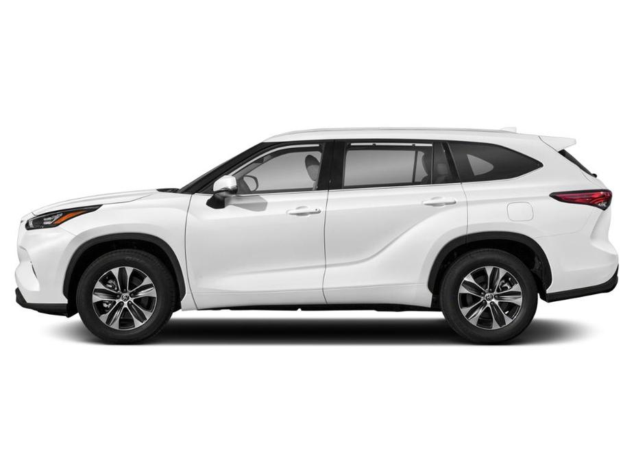 used 2022 Toyota Highlander car, priced at $38,143