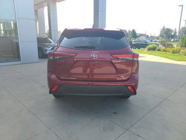 used 2022 Toyota Highlander car, priced at $33,994