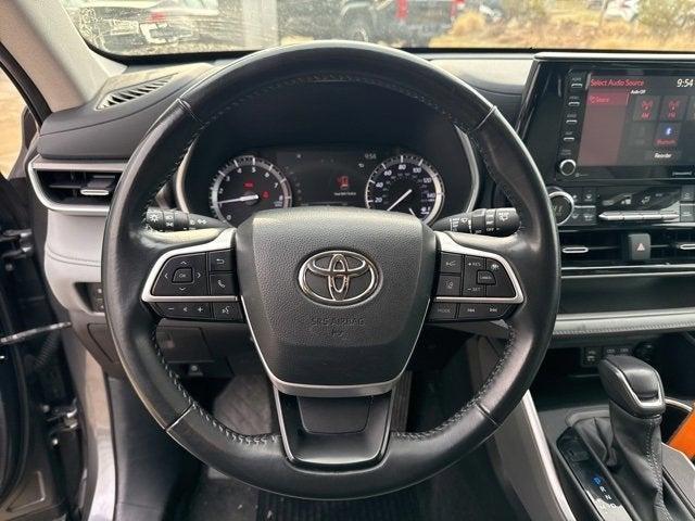 used 2022 Toyota Highlander car, priced at $27,998