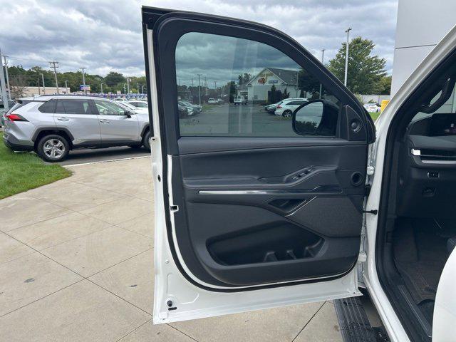 used 2025 Lincoln Navigator car, priced at $97,999