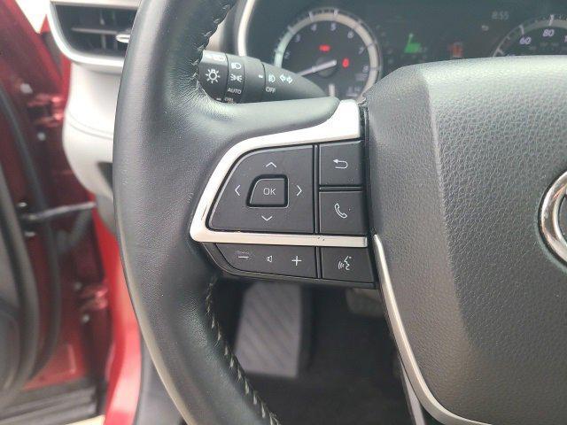 used 2022 Toyota Highlander car, priced at $35,912