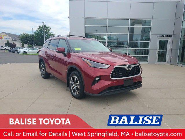 used 2022 Toyota Highlander car, priced at $35,912