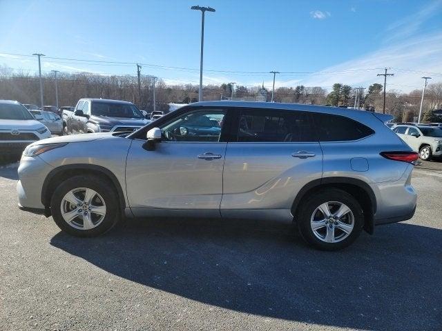 used 2022 Toyota Highlander car, priced at $29,827