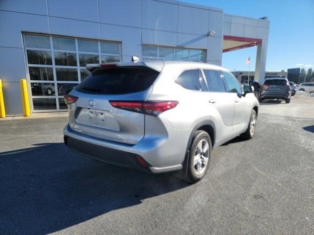 used 2022 Toyota Highlander car, priced at $29,827