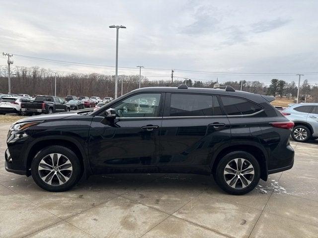 used 2023 Toyota Highlander car, priced at $37,551