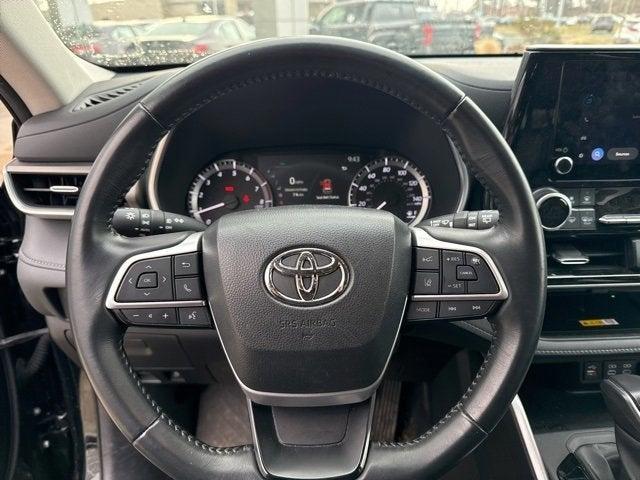 used 2023 Toyota Highlander car, priced at $37,551