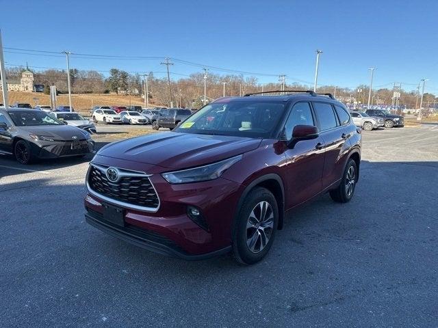 used 2023 Toyota Highlander car, priced at $37,770