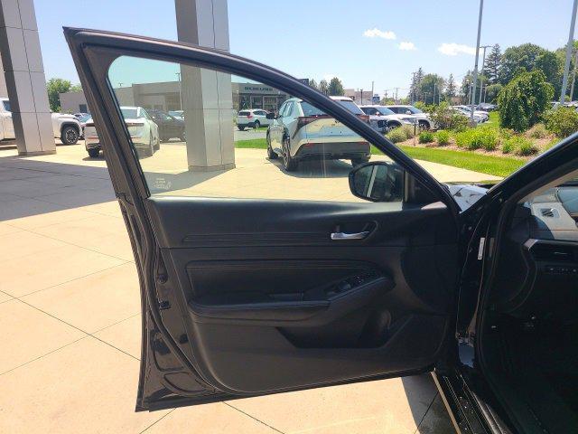 used 2022 Nissan Altima car, priced at $23,112