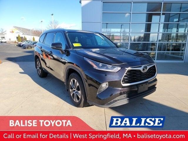 used 2021 Toyota Highlander car, priced at $31,057