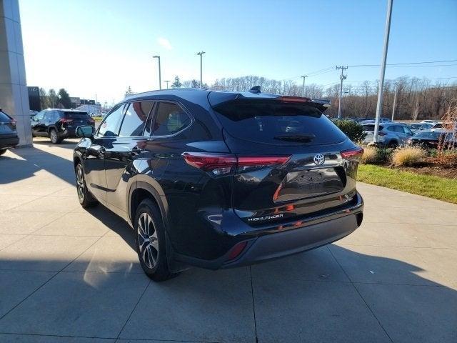 used 2021 Toyota Highlander car, priced at $31,057