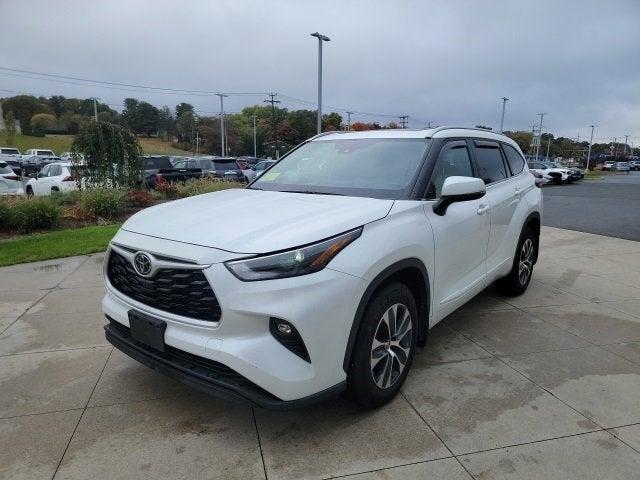 used 2022 Toyota Highlander car, priced at $36,080