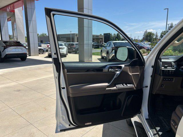 used 2022 Lexus GX 460 car, priced at $50,889