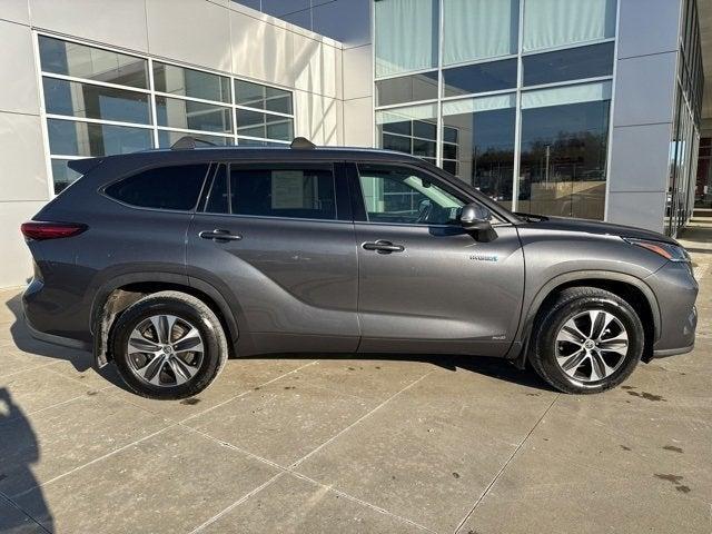 used 2021 Toyota Highlander Hybrid car, priced at $35,699