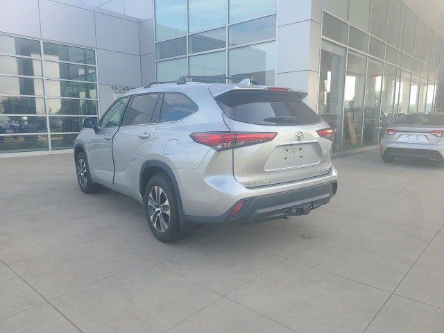 used 2022 Toyota Highlander car, priced at $36,486