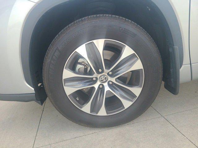 used 2022 Toyota Highlander car, priced at $36,486