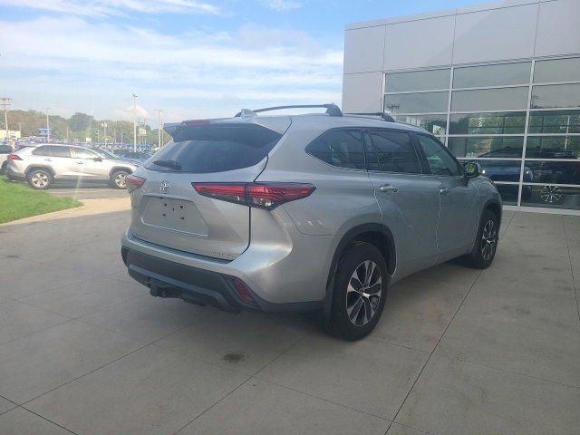 used 2022 Toyota Highlander car, priced at $36,486