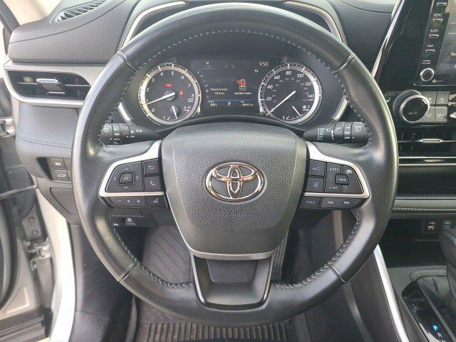 used 2022 Toyota Highlander car, priced at $36,486