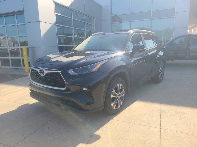 used 2024 Toyota Highlander car, priced at $37,419
