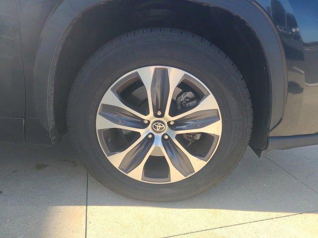 used 2024 Toyota Highlander car, priced at $37,419