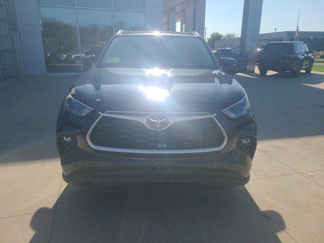 used 2024 Toyota Highlander car, priced at $37,419