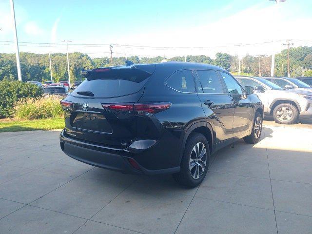 used 2024 Toyota Highlander car, priced at $37,419