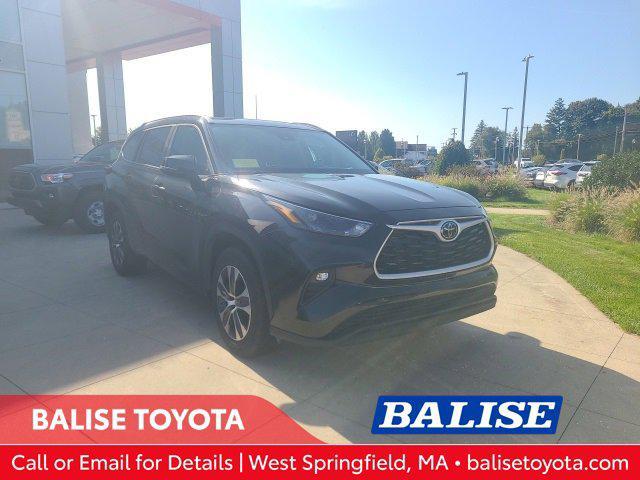 used 2024 Toyota Highlander car, priced at $37,419