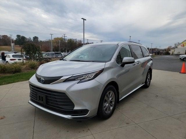 used 2022 Toyota Sienna car, priced at $36,554