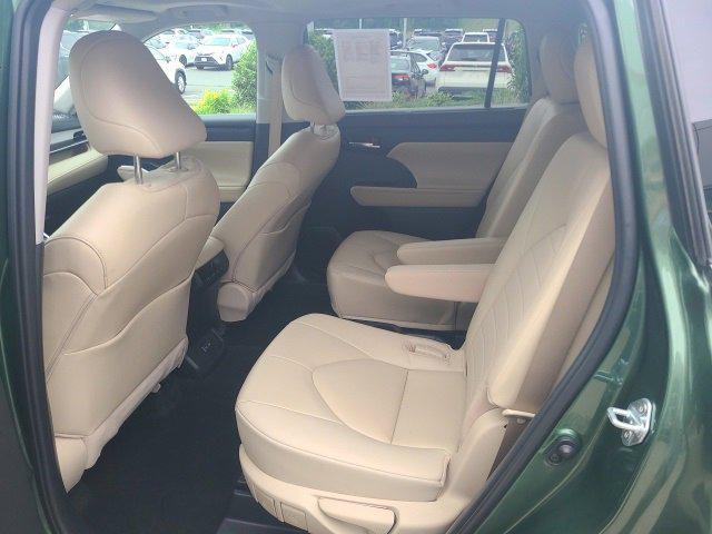 used 2023 Toyota Highlander car, priced at $37,999