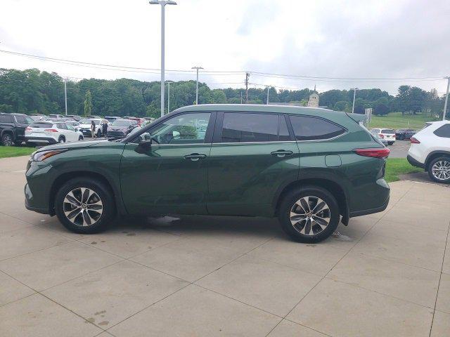 used 2023 Toyota Highlander car, priced at $37,999