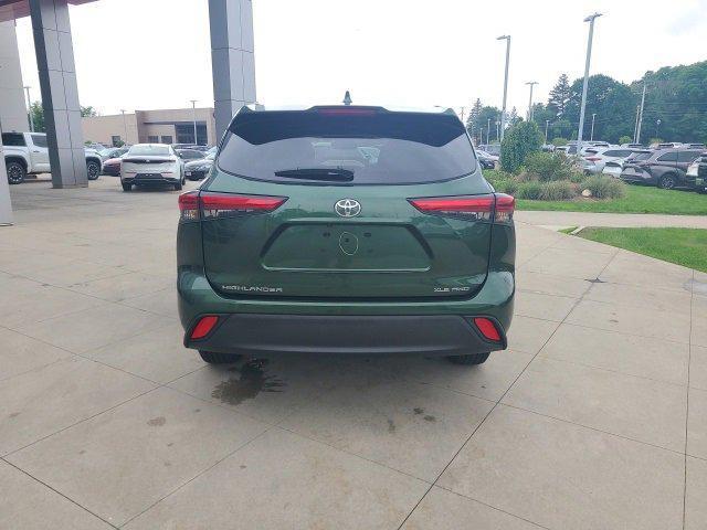 used 2023 Toyota Highlander car, priced at $37,999