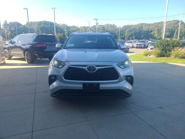 used 2024 Toyota Highlander car, priced at $37,399