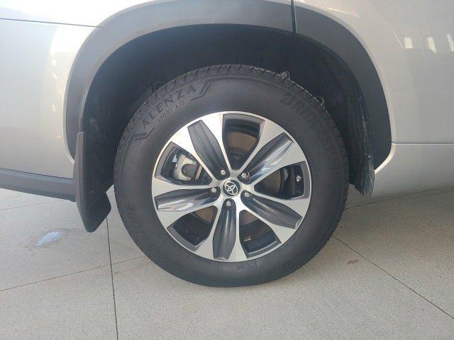 used 2024 Toyota Highlander car, priced at $37,399