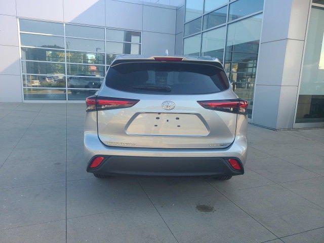 used 2024 Toyota Highlander car, priced at $37,399