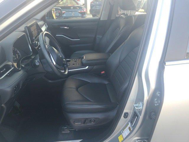 used 2024 Toyota Highlander car, priced at $37,399