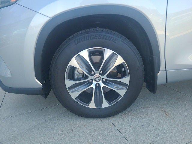 used 2024 Toyota Highlander car, priced at $37,399
