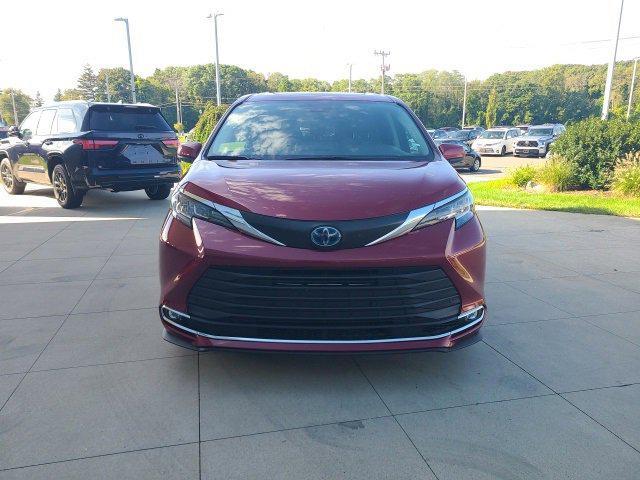 used 2023 Toyota Sienna car, priced at $37,688