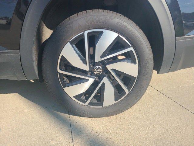 used 2025 Volkswagen Atlas car, priced at $35,494