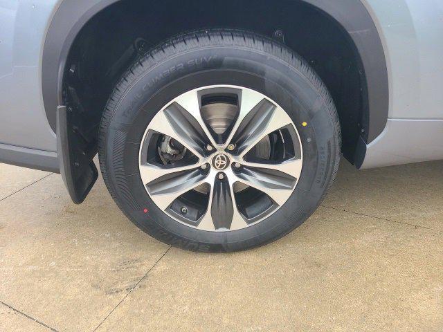 used 2021 Toyota Highlander car, priced at $36,340