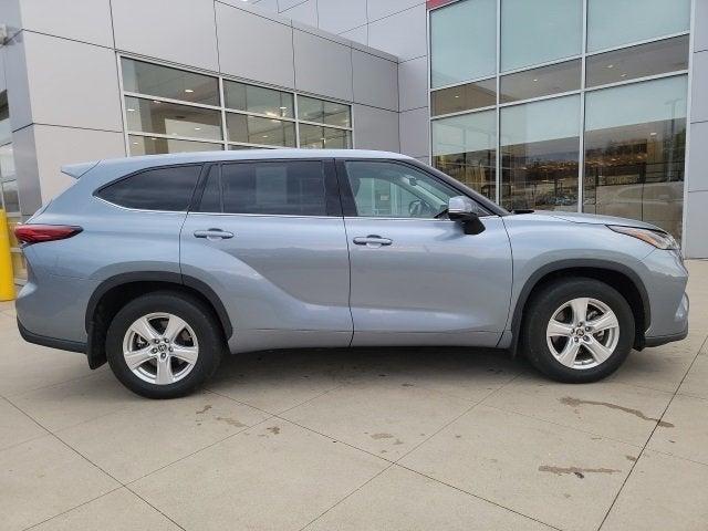 used 2022 Toyota Highlander car, priced at $31,483