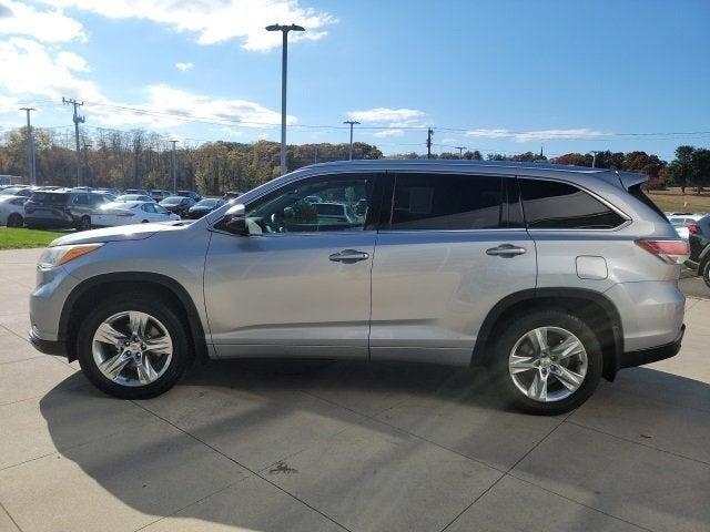 used 2014 Toyota Highlander car, priced at $19,478