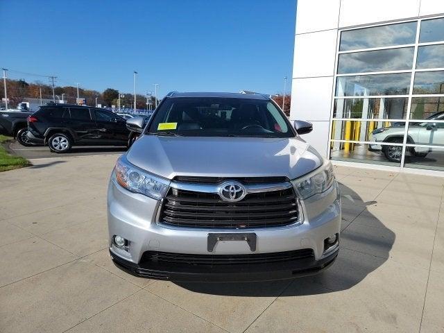 used 2014 Toyota Highlander car, priced at $19,478